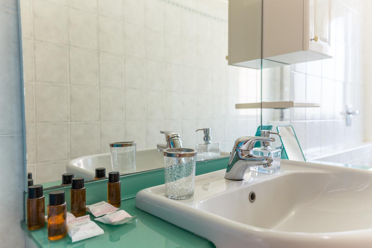 Linate Airport Apartment Milan Luaran gambar